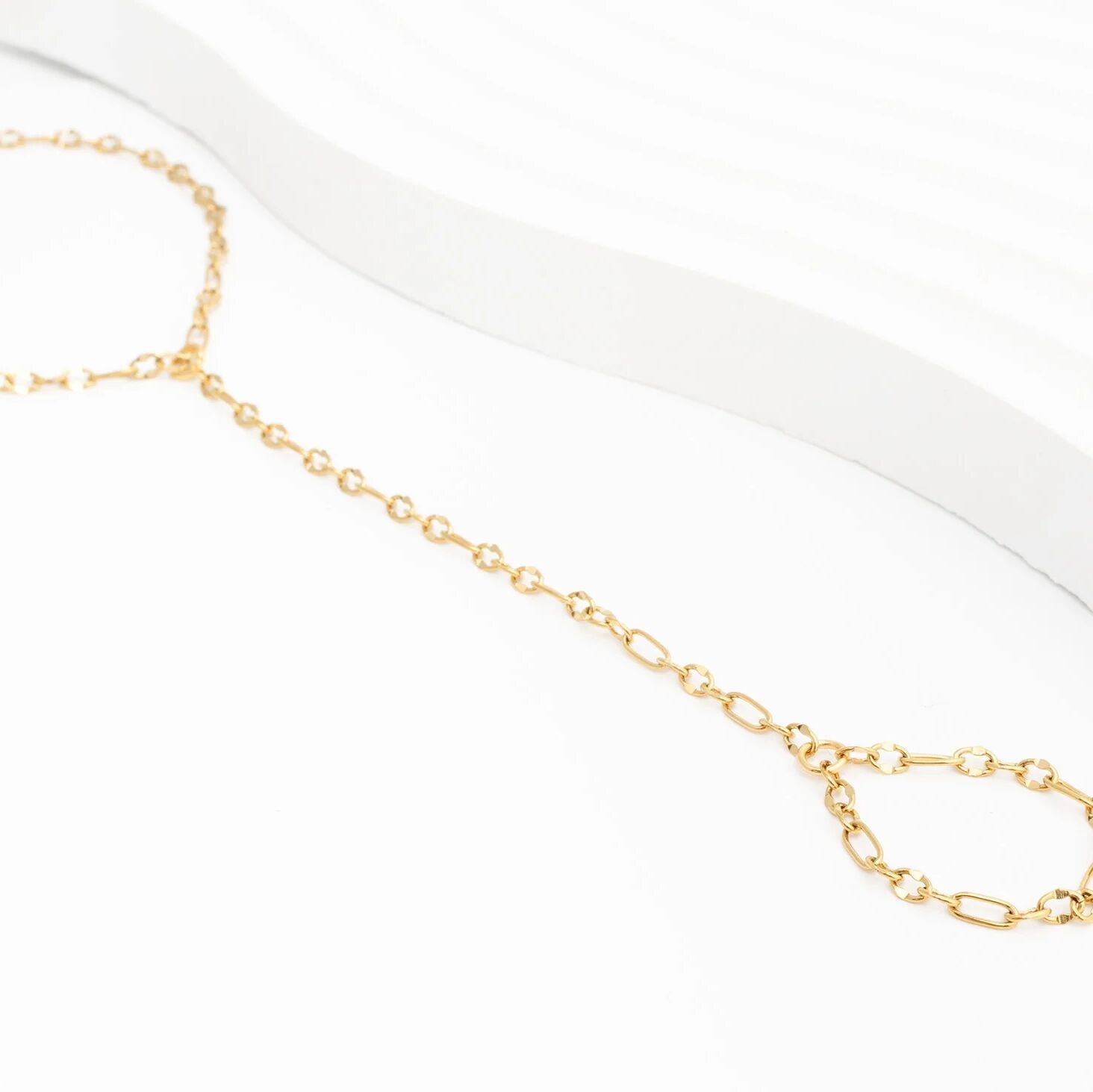 18K Gold PVD Stainless Steel Smooth Lip Hand Chain
