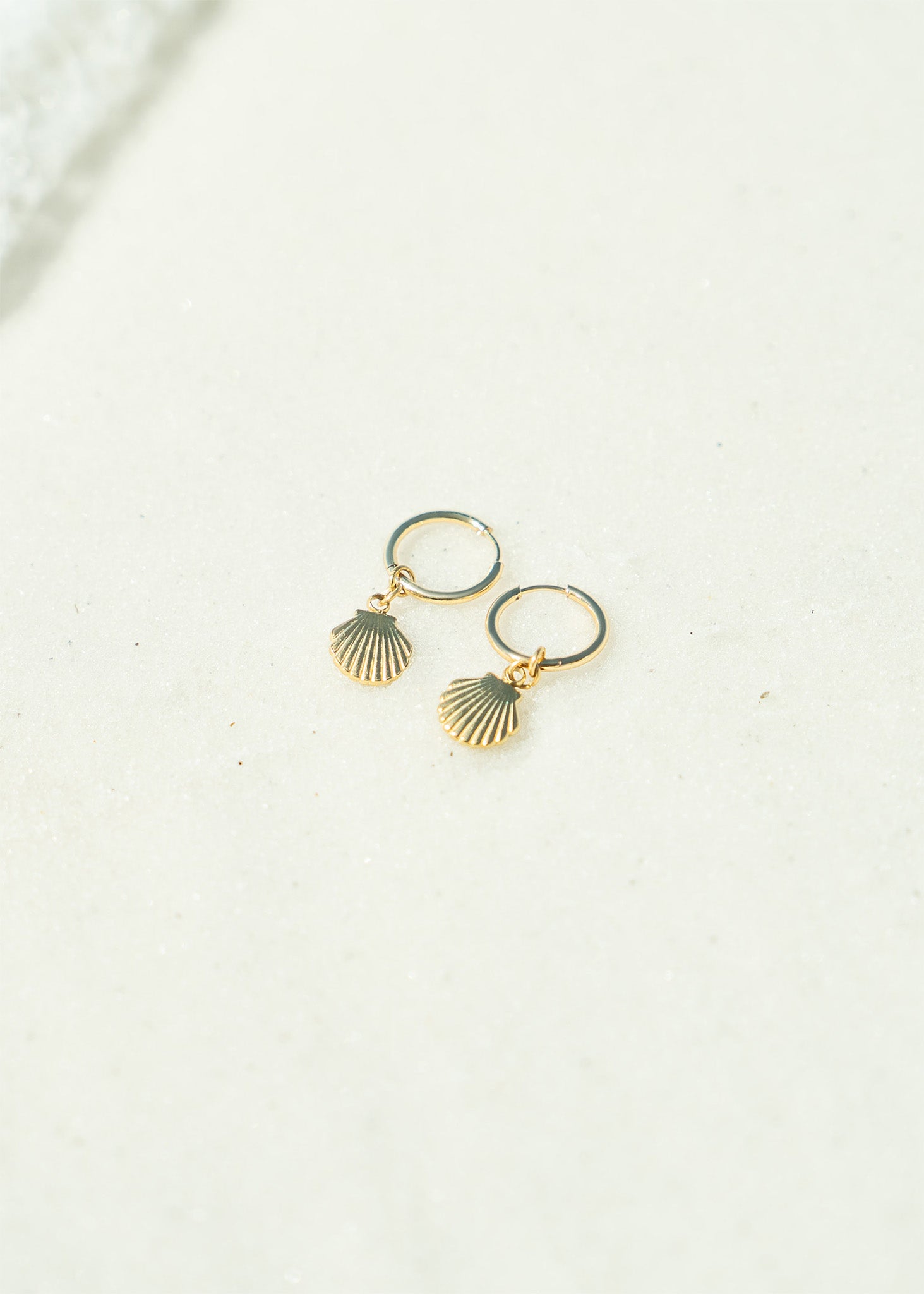 18K Gold Stainless Steel Shell Pendant Huggie Earrings