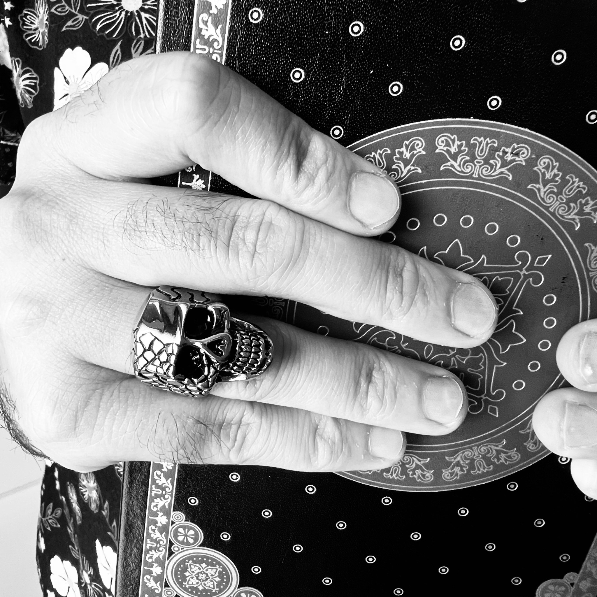 Detailed Cracking Skull Stainless Steel Ring