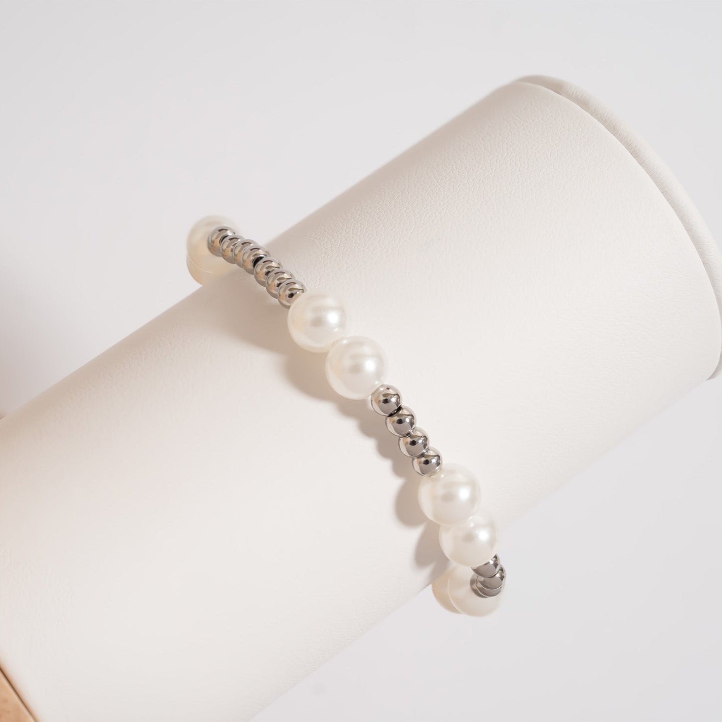 18K Gold PVD 8mm Kiska Glass Pearl Beaded Stretch Bracelet