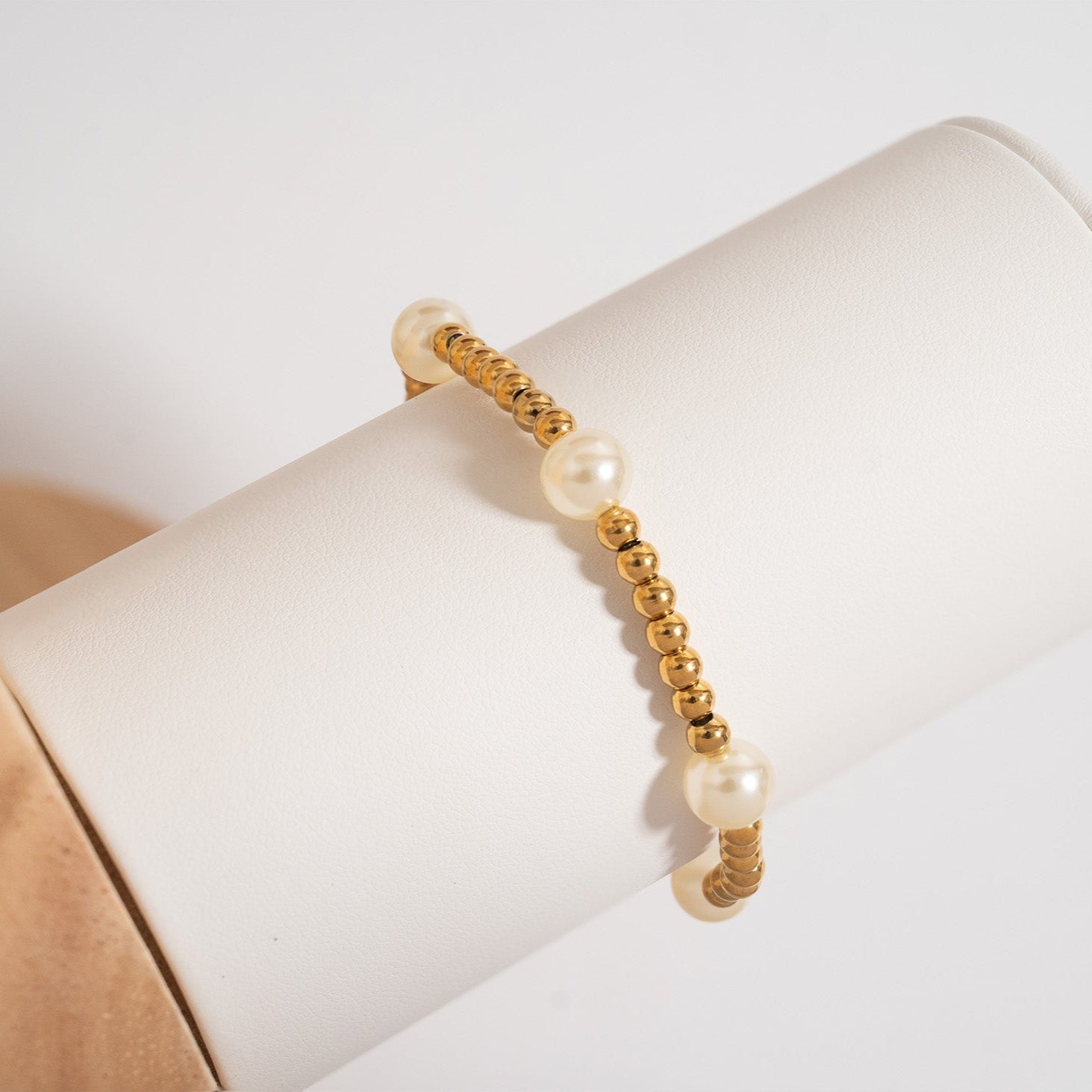 18K Gold PVD 8mm Kiska Glass Pearl Beaded Stretch Bracelet