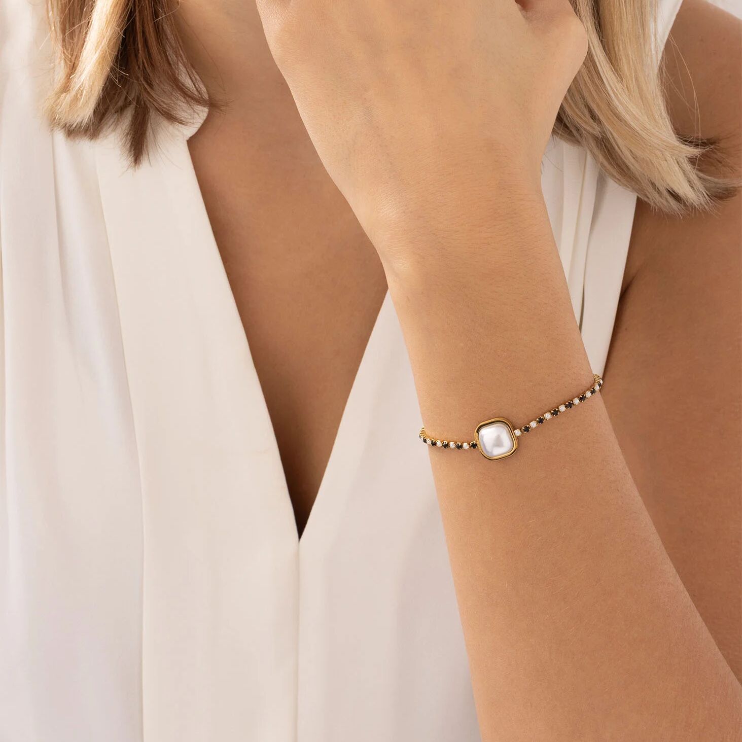 18K Gold PVD Stainless Steel Pearl Center Stone Two Tone Stone Bracelet