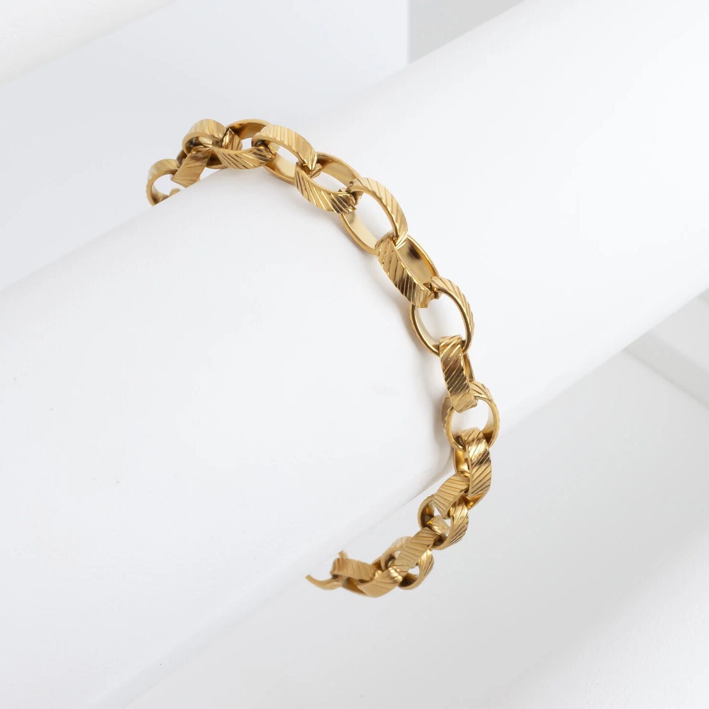 18K Gold PVD Stainless Steel Thick Oval Chain Bracelet