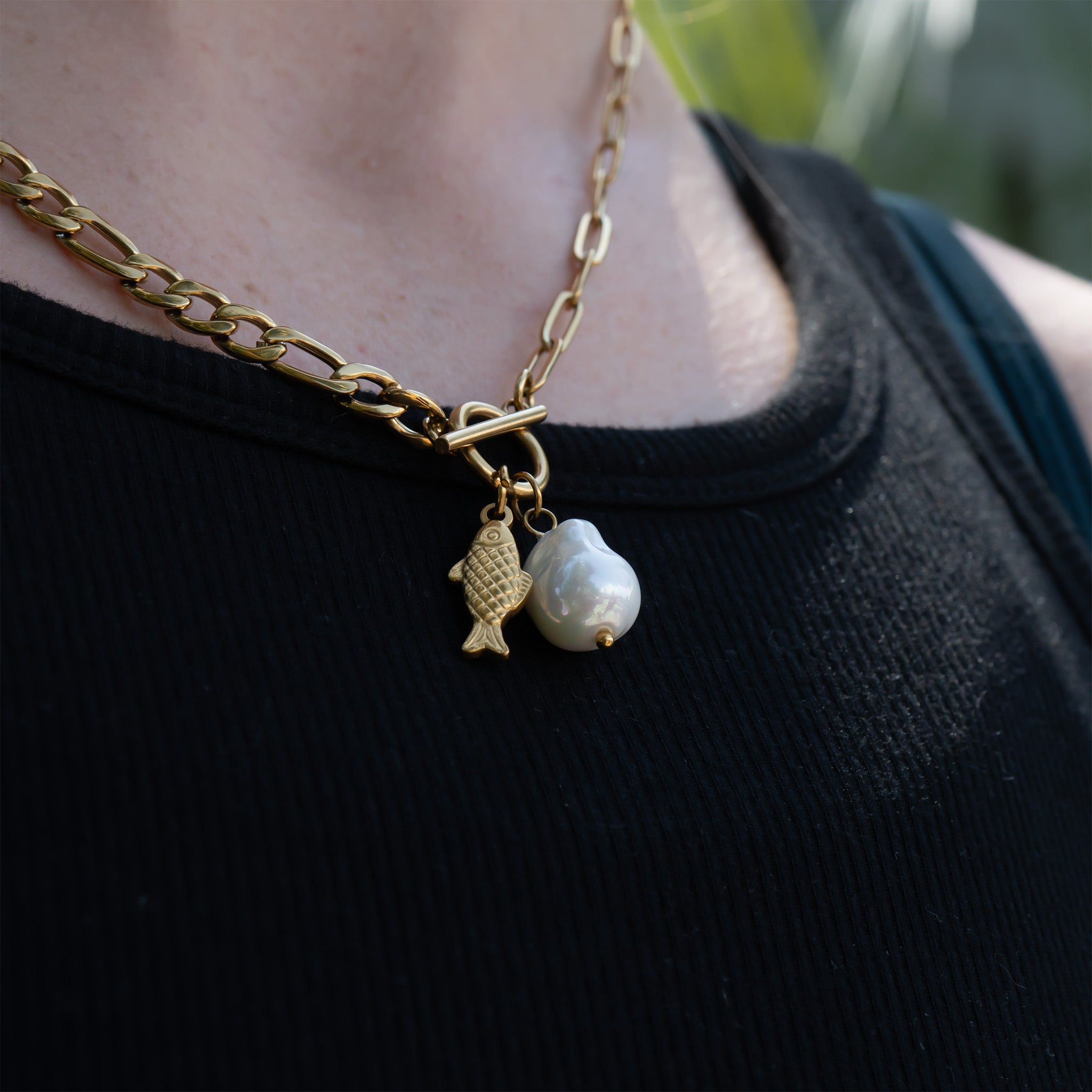 18K Gold PVD Stainless Carabiner Necklace Freshwater Pearl