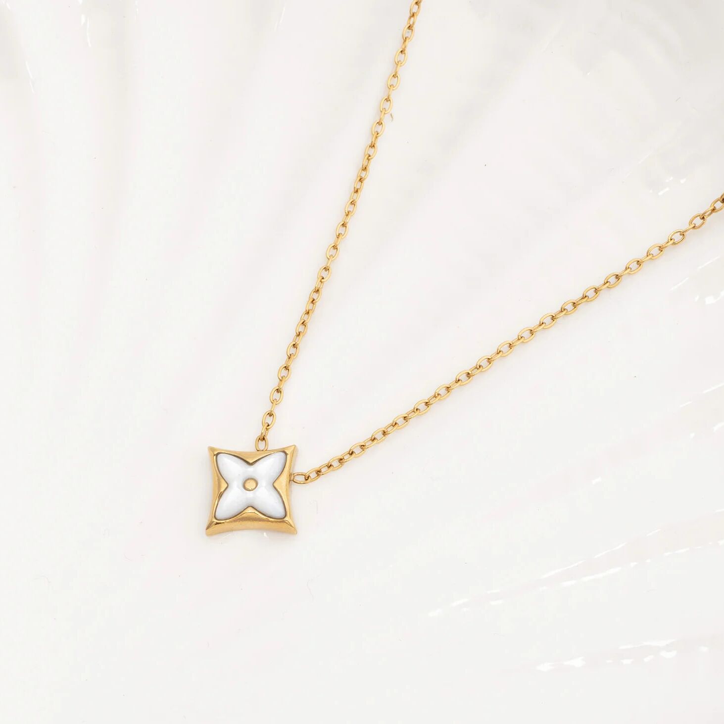 18K Gold PVD Stainless Steel Mother Of Pearl Star Pendant Necklace