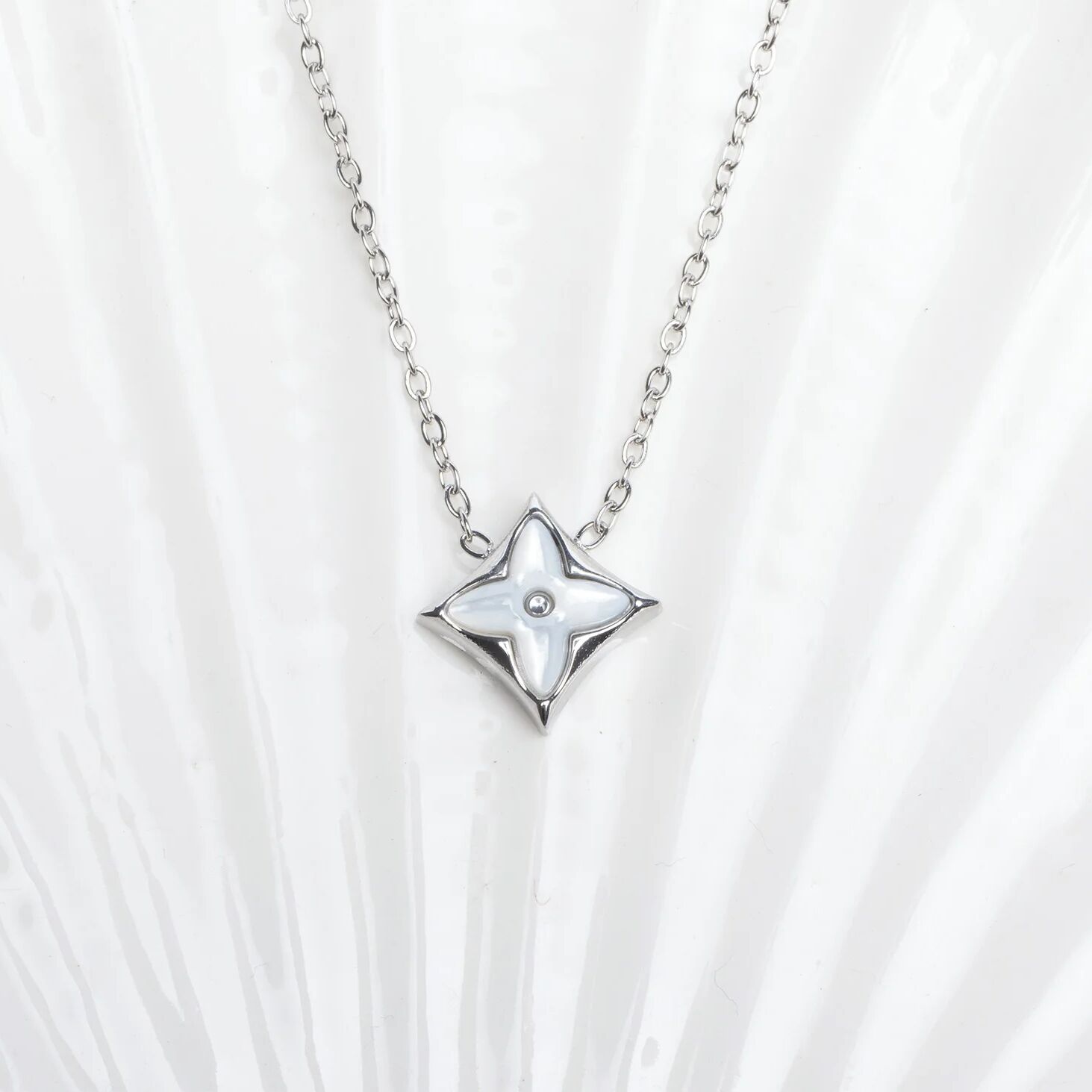 18K Gold PVD Stainless Steel Mother Of Pearl Star Pendant Necklace