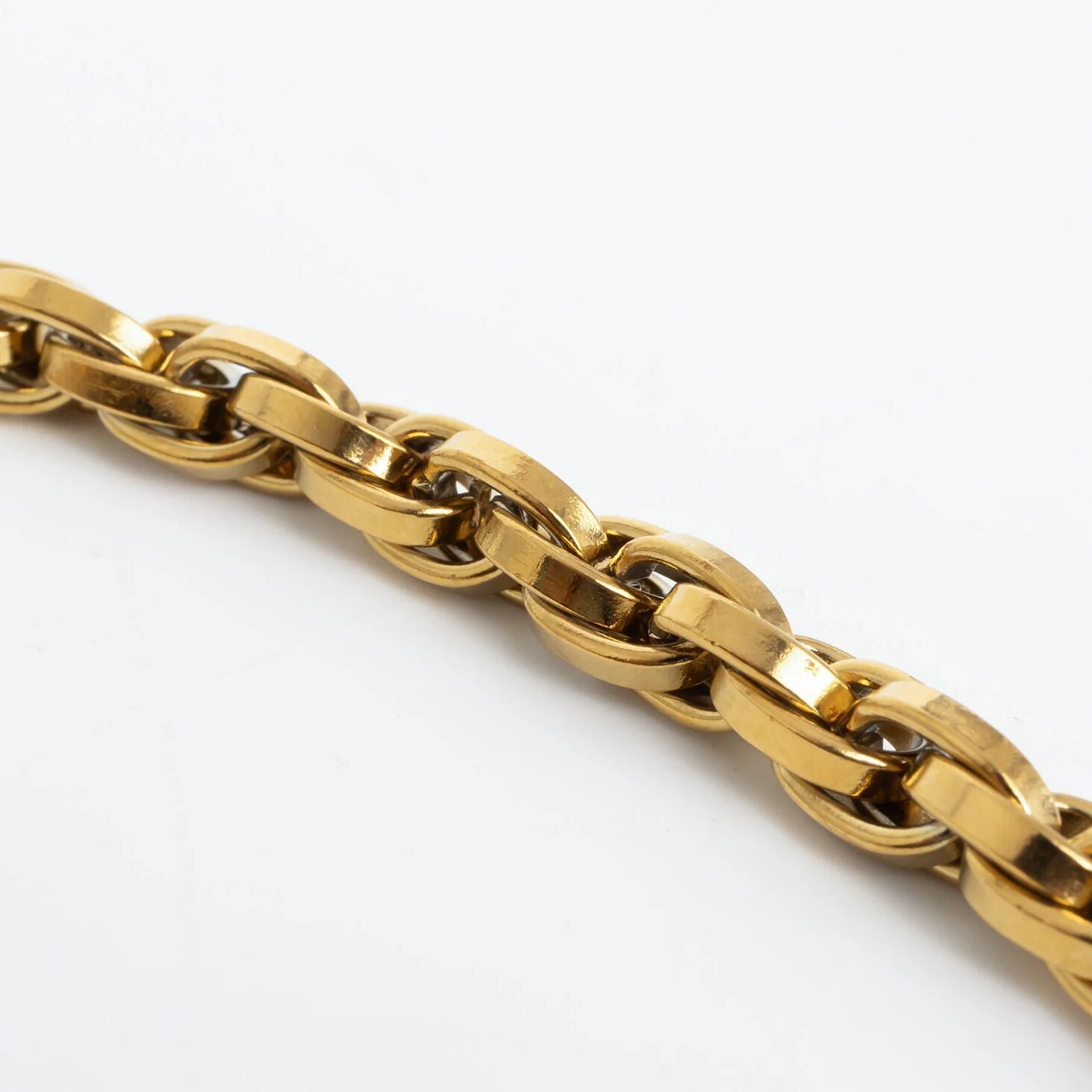 18K Gold PVD Stainless Steel Twisted Oval Chain Necklace