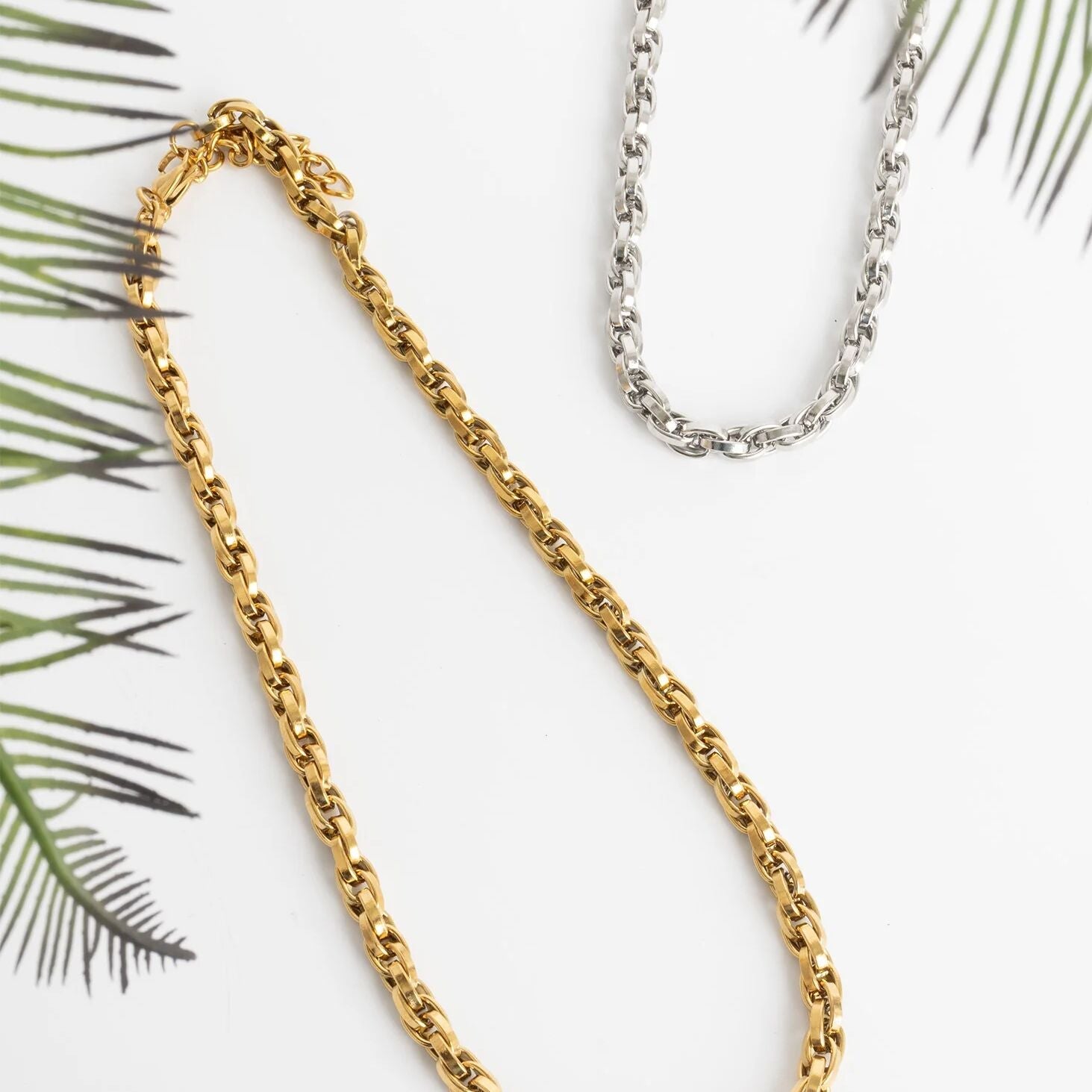 18K Gold PVD Stainless Steel Twisted Oval Chain Necklace