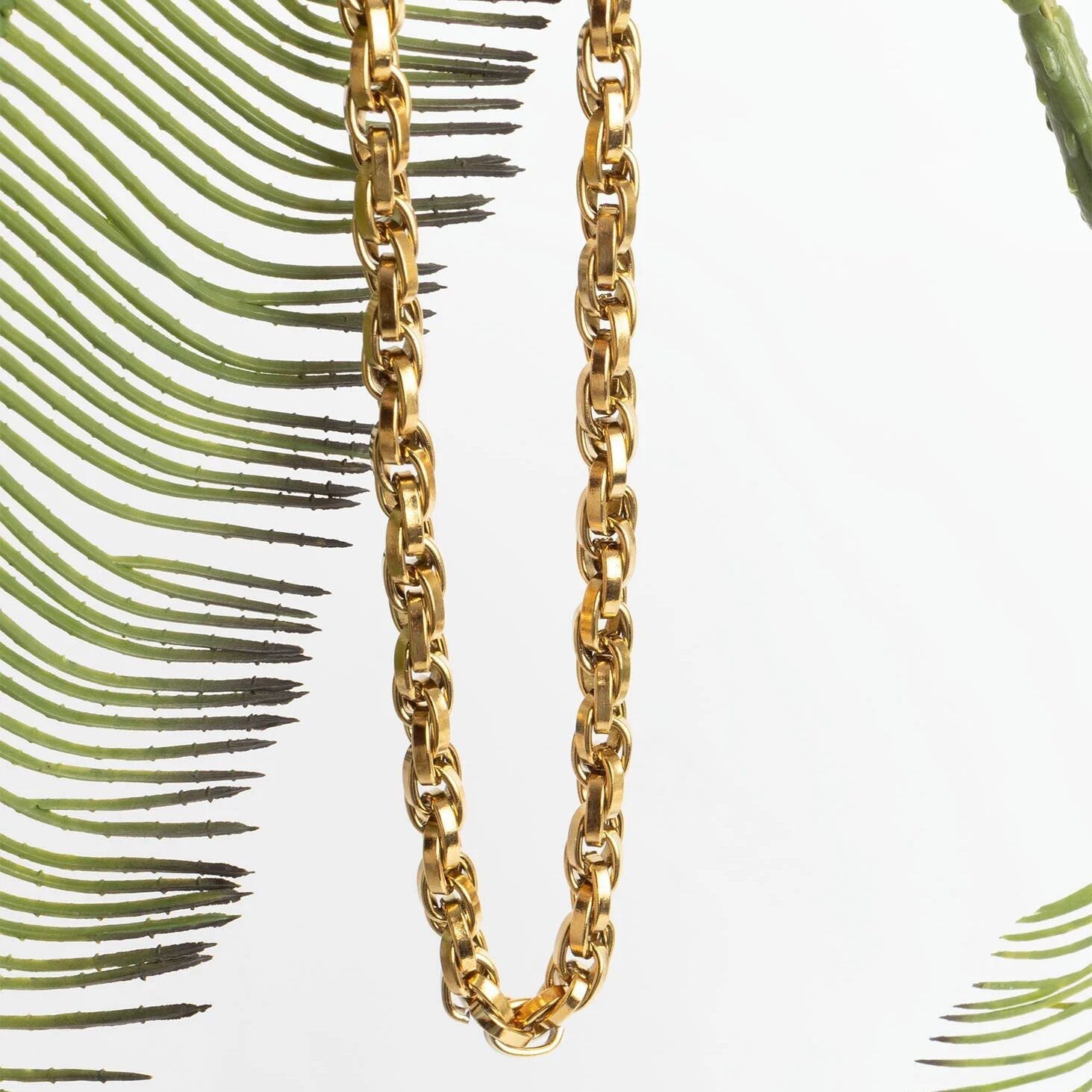 18K Gold PVD Stainless Steel Twisted Oval Chain Necklace