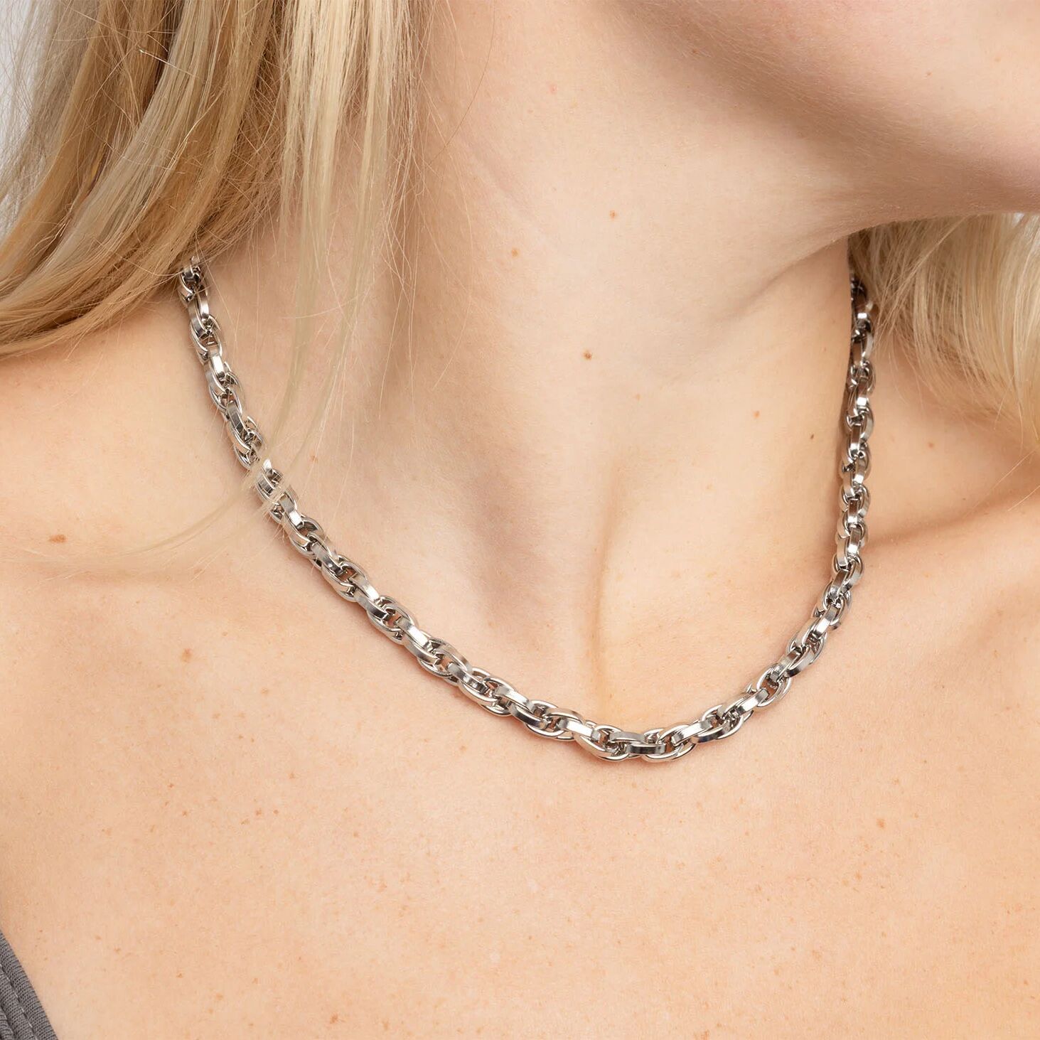 18K Gold PVD Stainless Steel Twisted Oval Chain Necklace