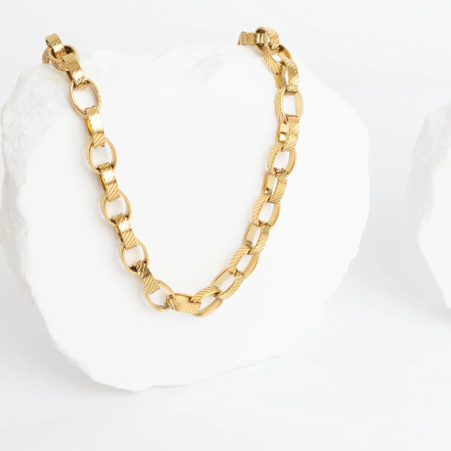 18K Gold PVD Stainless Steel Thick Oval Chain Necklace