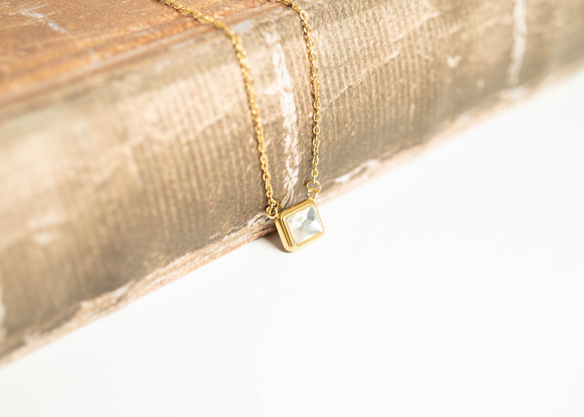 18K Gold PVD Stainless Steel Loop Connector Chain Necklace