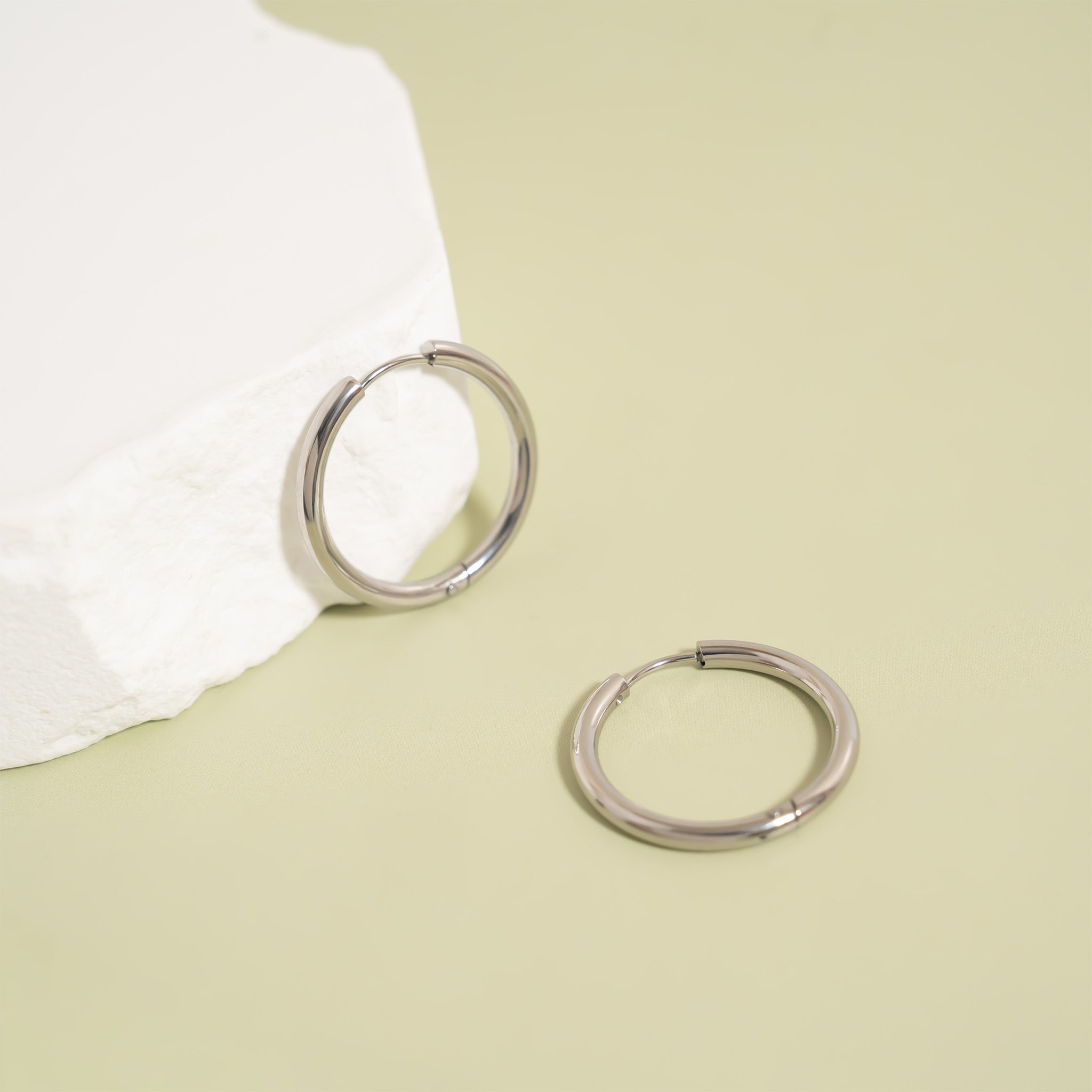 18K Gold PVD Stainless Steel Circle Huggie Hoop Earrings
