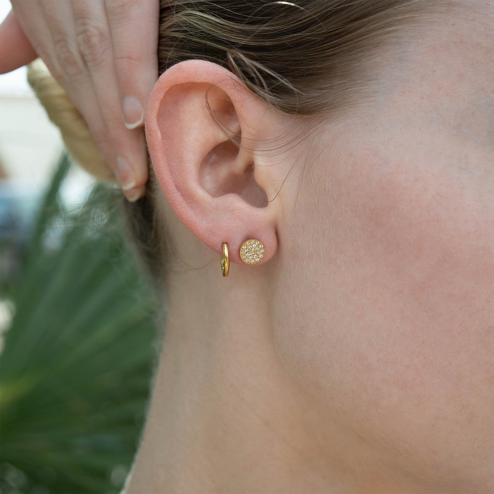 18K Gold PVD Stainless Steel Round Stud Pave Stones Earrings