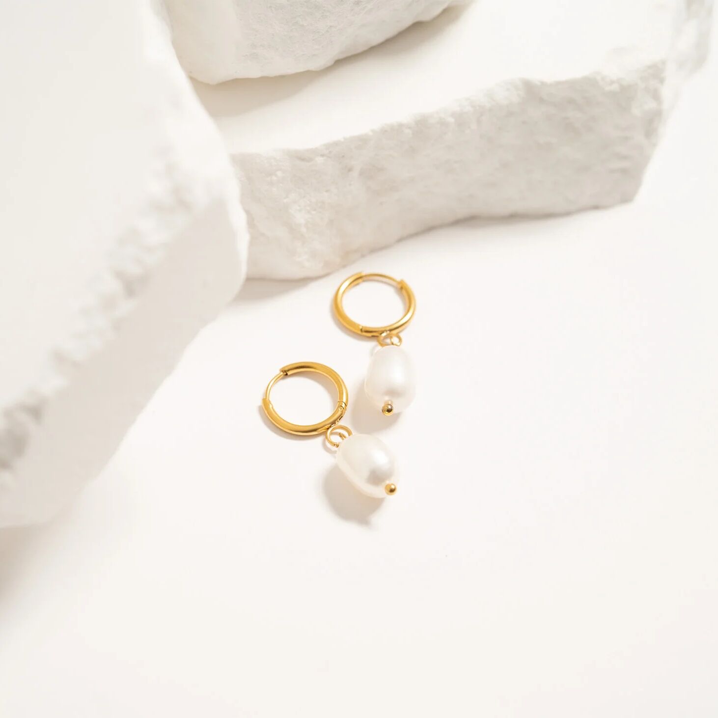 18K Gold PVD Stainless Steel Huggie Hoop with Freshwater Pearl Earring