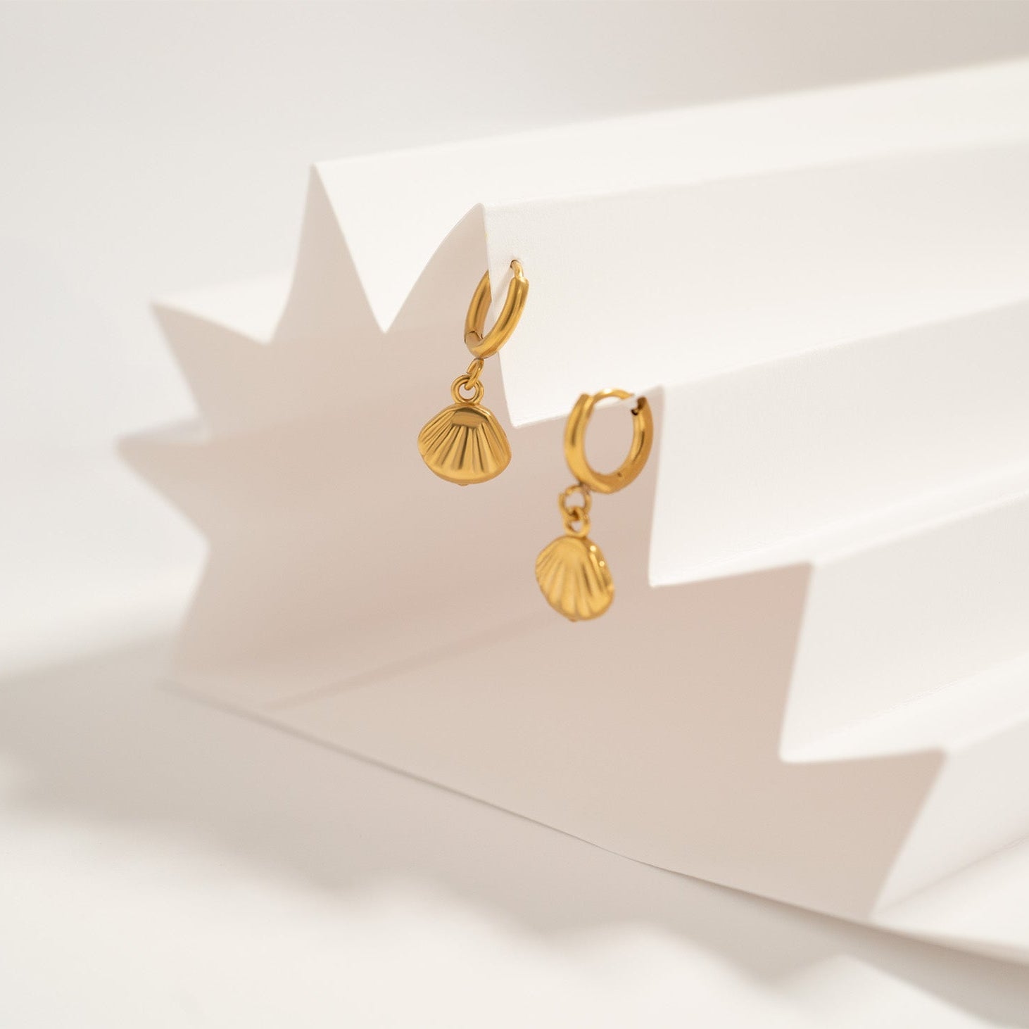 18K Gold PVD Stainless Steel Shell Huggie Hoop Earring