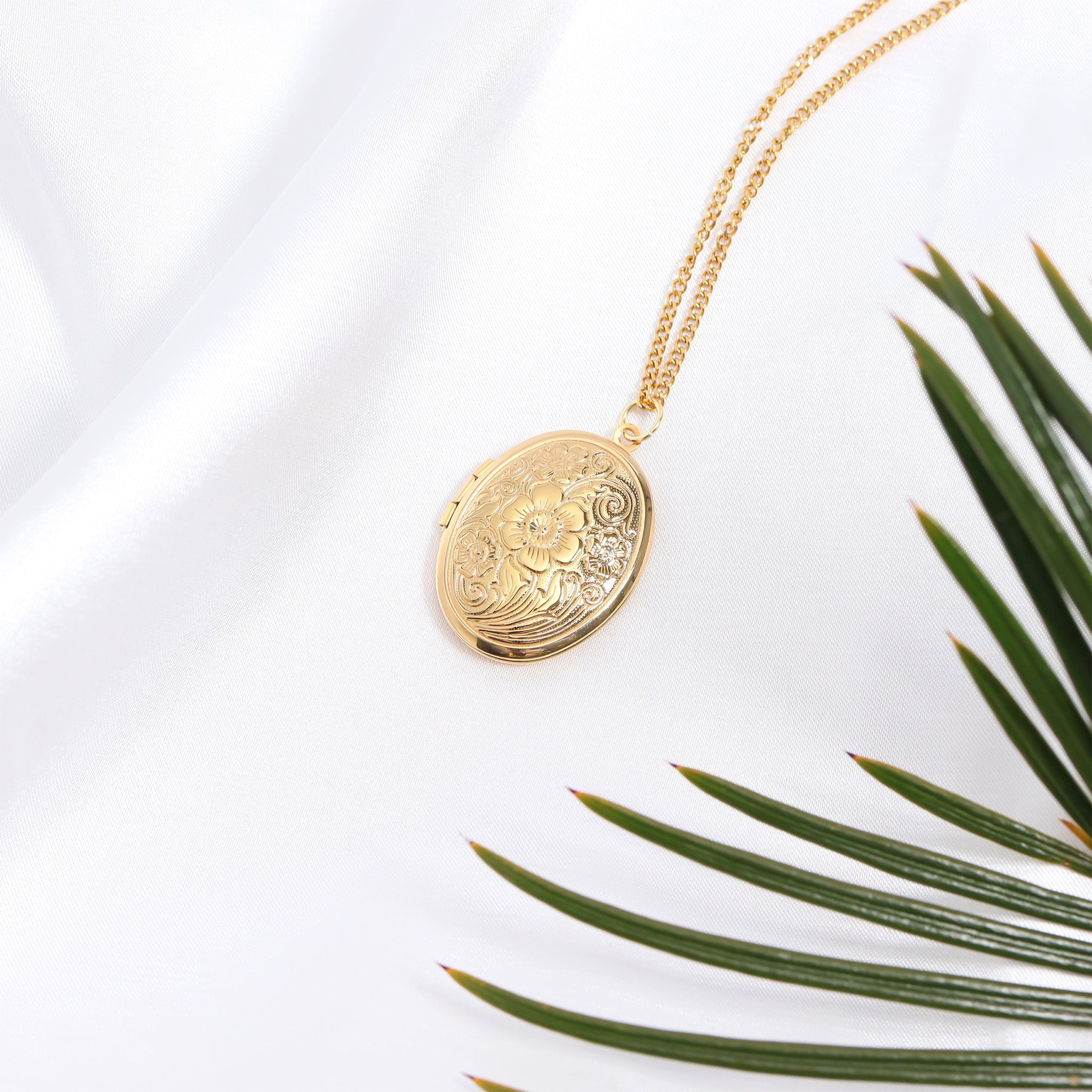 18K Gold PVD Stainless Steel Textured Oval Locket