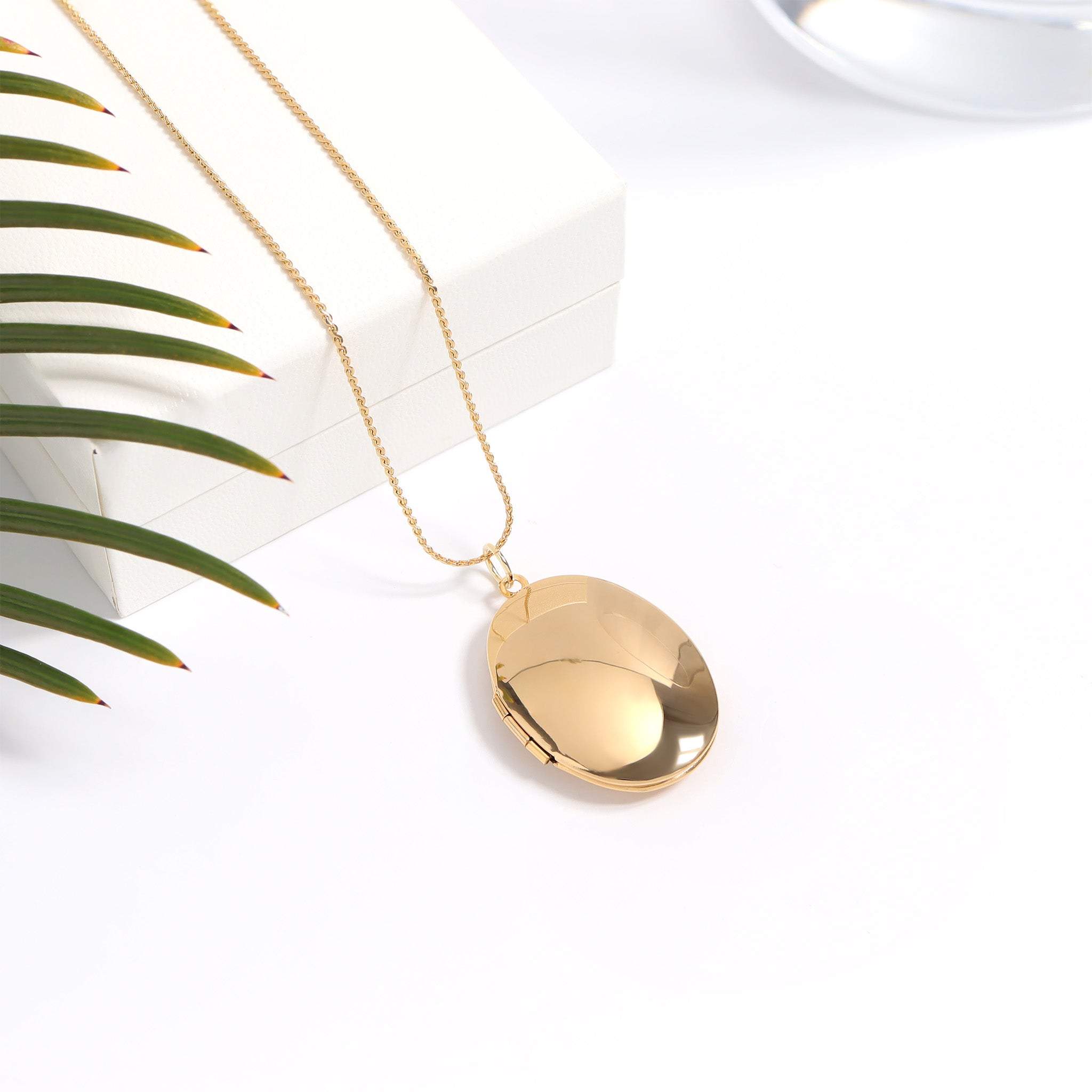 18K Gold PVD Stainless Steel Oval Locket
