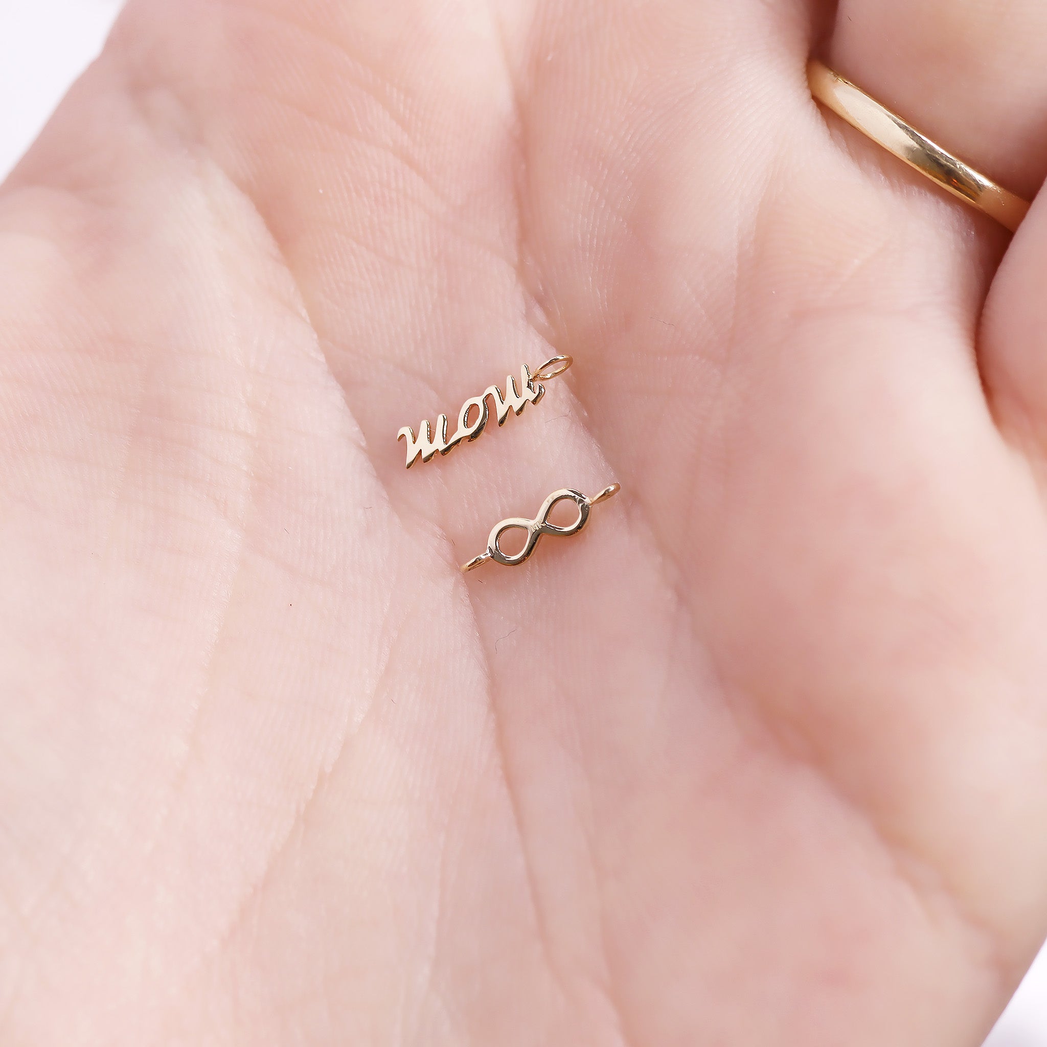 Permanent Jewelry 14K Solid Gold Mom Script Charm