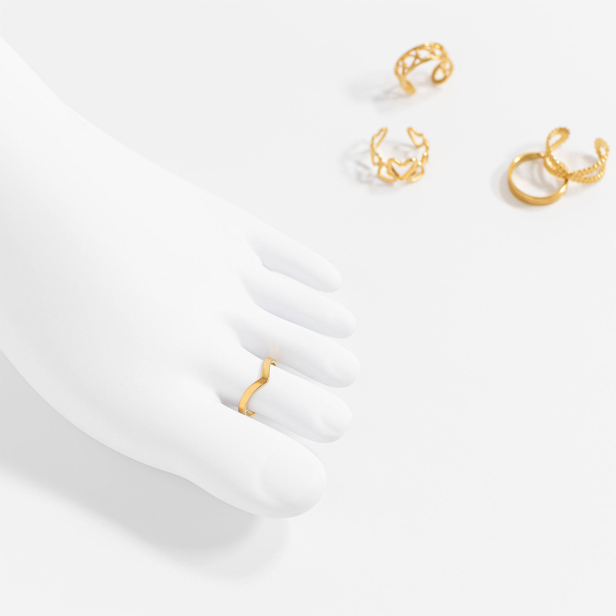 18K Gold PVD Stainless Steel Point Toe Ring