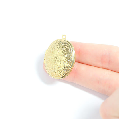 18K Gold PVD Stainless Steel Textured Oval Locket