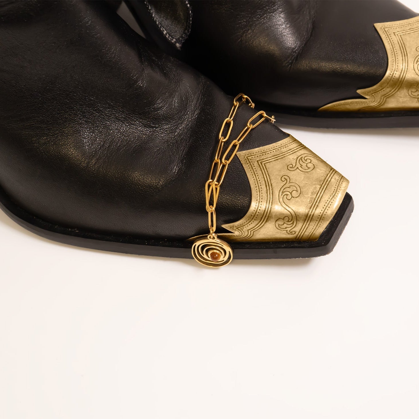 18K Gold PVD Stainless Steel Swirl Charm