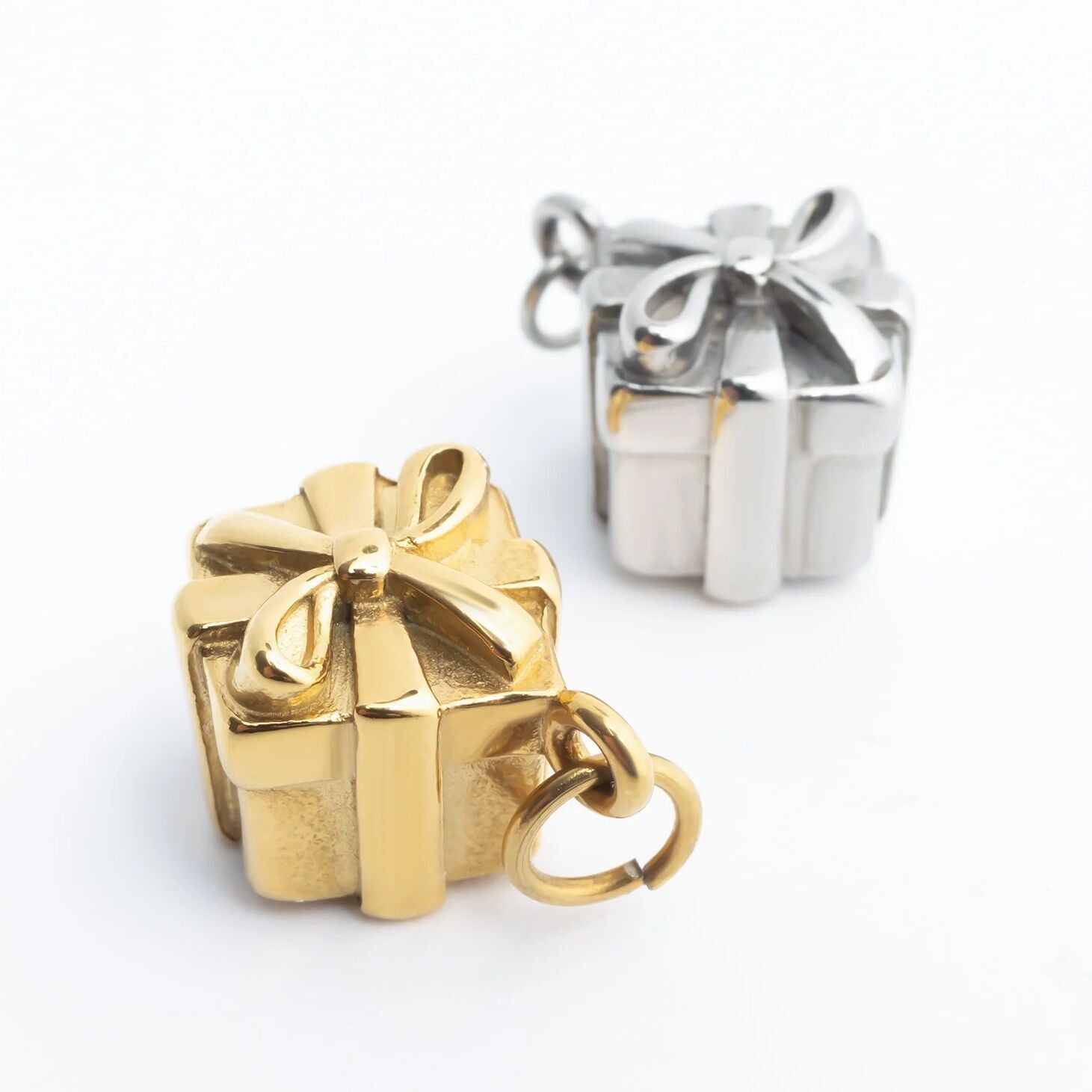 18K Gold PVD Stainless Steel Present Charm