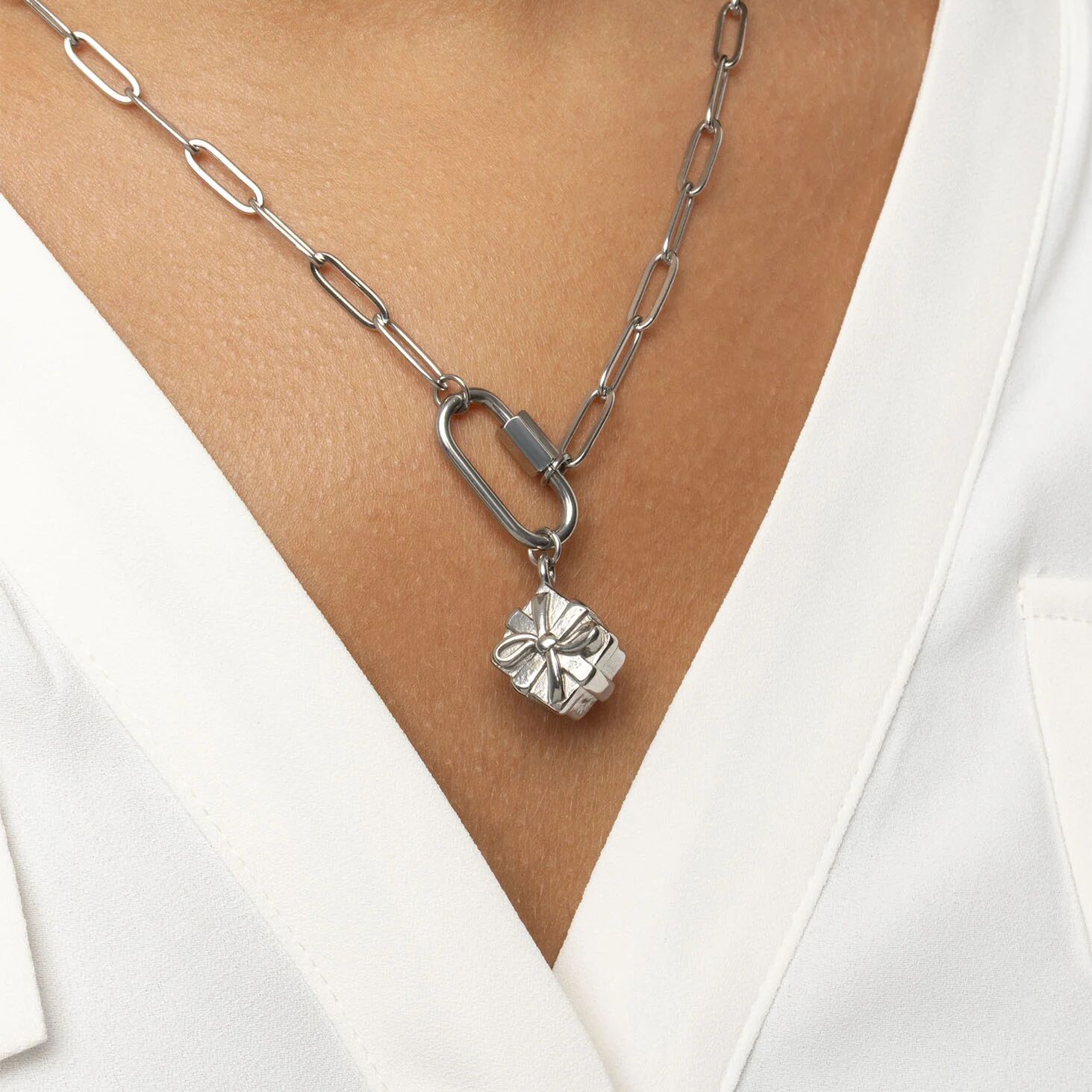 18K Gold PVD Stainless Steel Present Charm