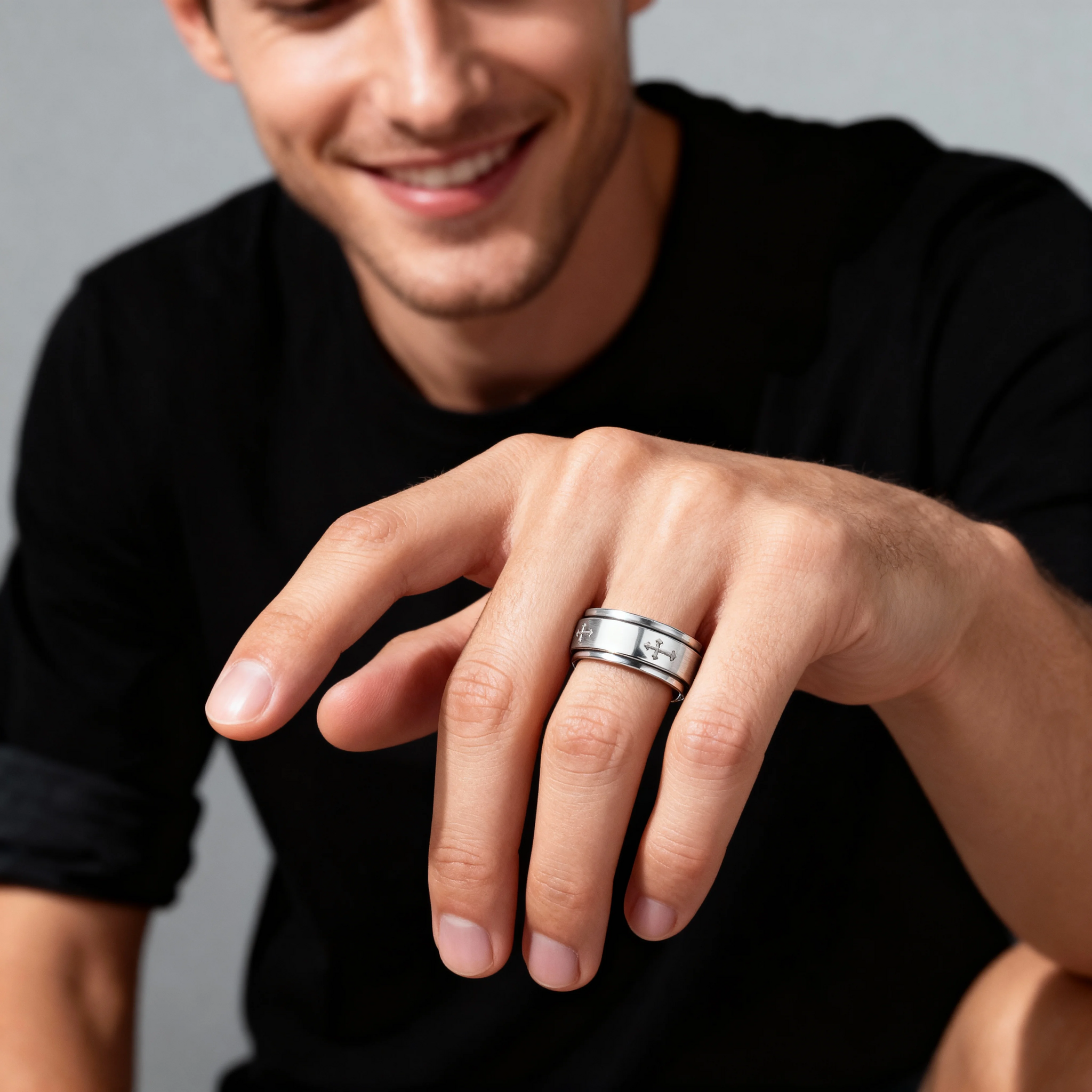 Stainless Steel Cross Spinner Center Highly Polished Ring