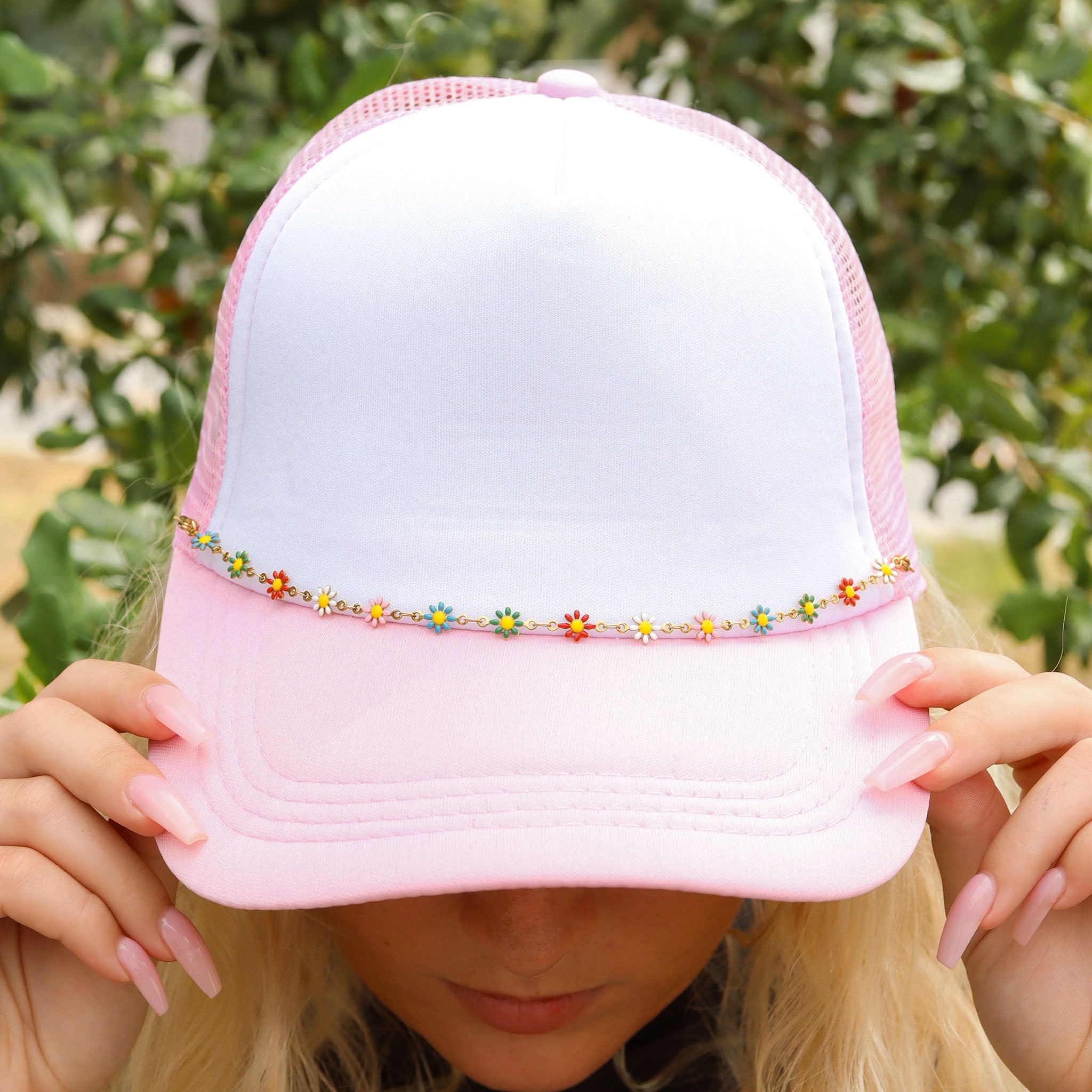 18K Gold PVD Stainless Steel Multi-Colored Daisy Trucker Hat Chain