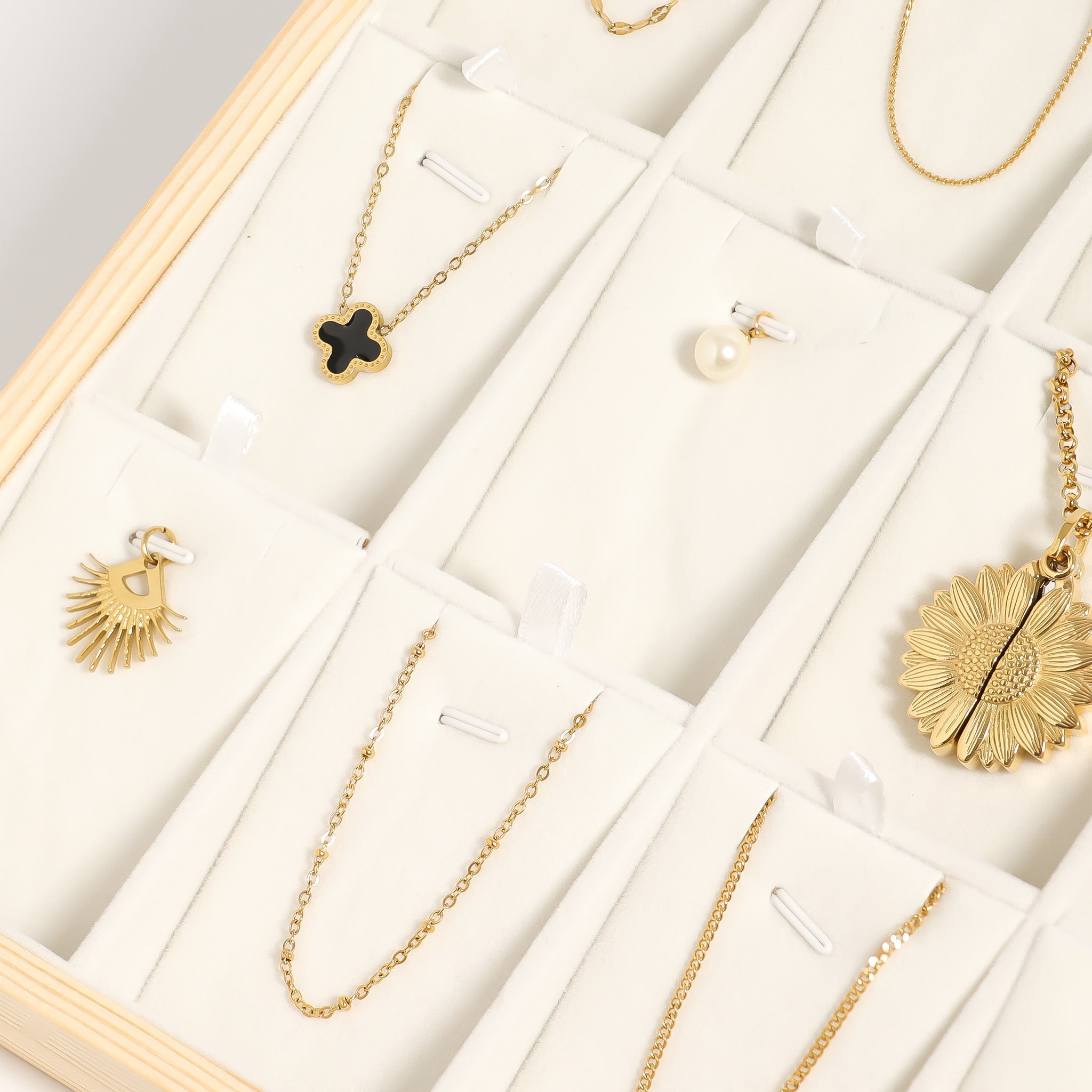 18 Unit Necklace/Charm Wood Jewelry Display
