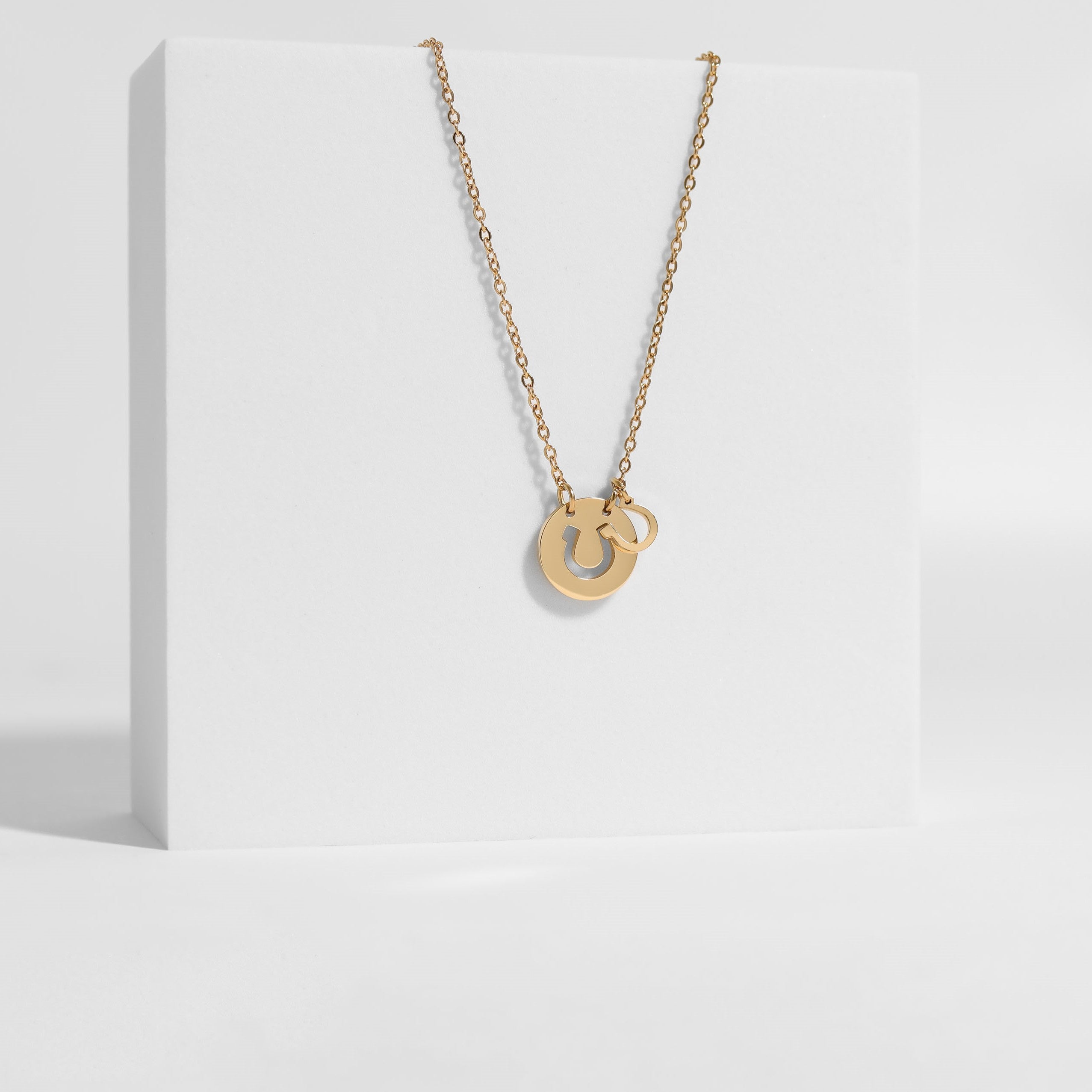 18K Gold PVD Stainless Steel Horseshoe Cutout Necklace