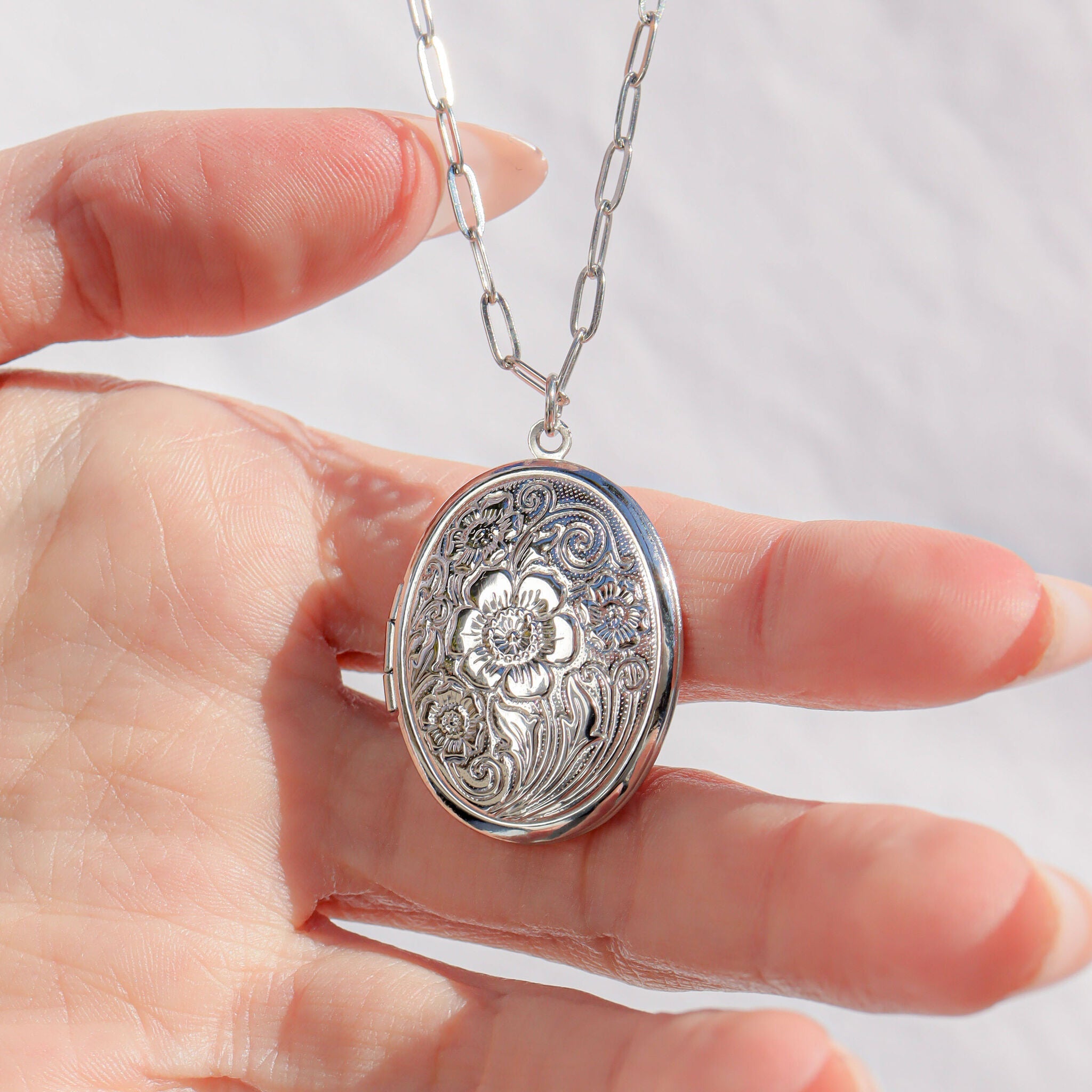 18K Gold PVD Stainless Steel Textured Oval Locket