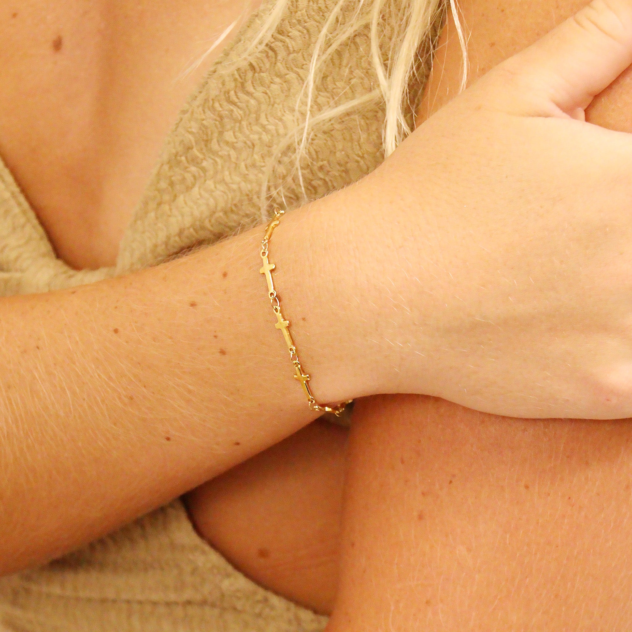 18K Gold PVD Stainless Steel Cross Chain Bracelet